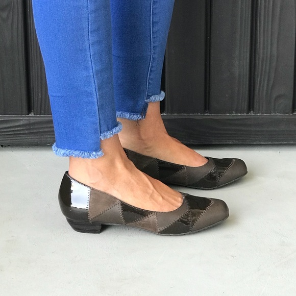 Patch Pattern Orthotic Leather Kitten Heel Wedge - Picture 1 of 8